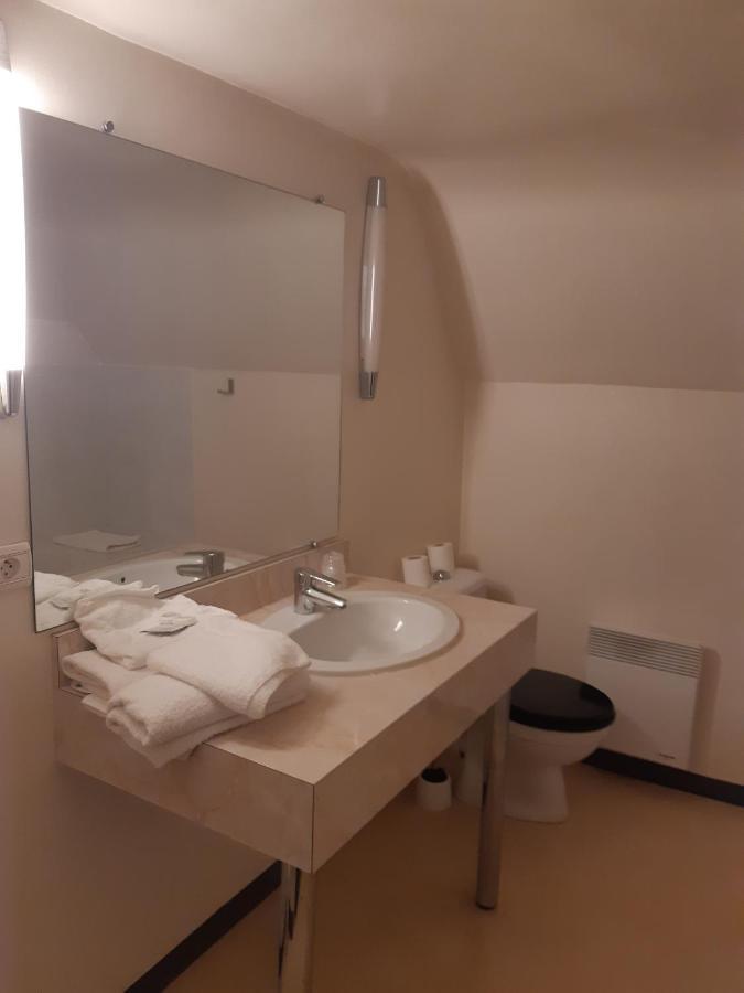 Hotel Les Forges Noyal-sur-Vilaine Экстерьер фото